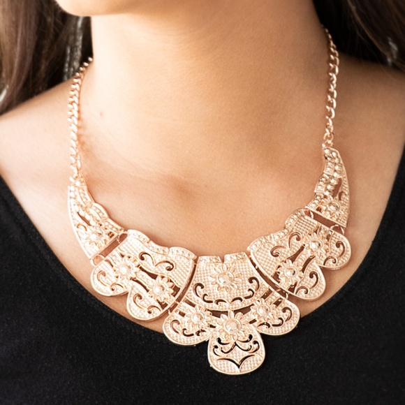 paparazzi Jewelry - Mess With The Bull - Rose Gold Necklace Set paparazzi Jewelry - Mess With The Bull - Rose Gold Necklace Set